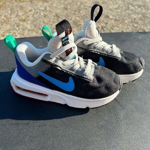 Nike toddler sneakers